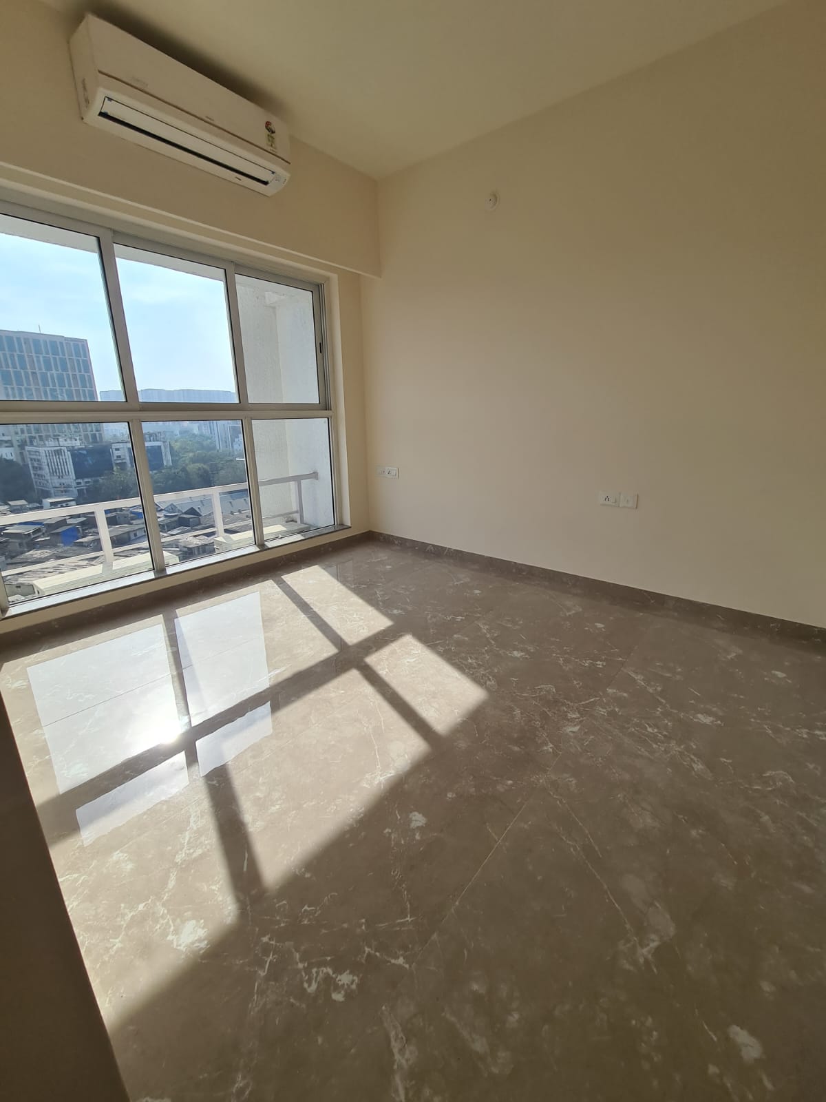 4 BHK + Servant Room Apartment For Rent in L&T Emerald Isle