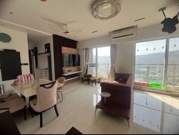 Team Area in 2 BHK Apartment at Thane West – for Rent