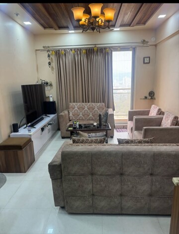 Team Area in 2 BHK Apartment at Thane West – for Rent