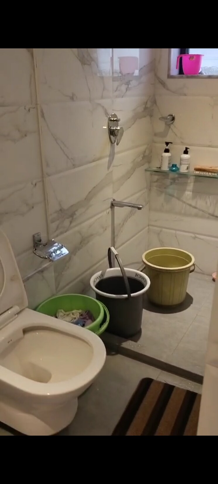 Bathroom, adarsh-nagar-society 1 RK 250 Sq.Ft. Apartment In Worli Mumbai 9036602