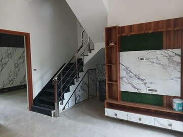 Room in 3.5 BHK Builder Floor at Sector 1-4 – for Rent