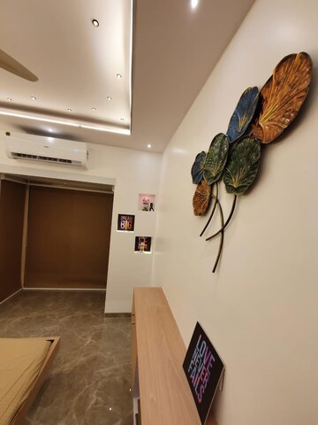 Furnished Amenities in 1 BHK Apartment at Versova – for Rent