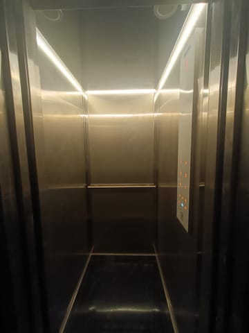 Building Lobby in 2 BHK Builder Floor at Sector 40 – for Rent