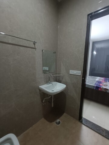 Bathroom in 2 BHK Builder Floor at Sector 40 – for Rent
