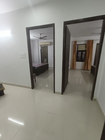 Room in 2 BHK Builder Floor at Sector 40 – for Rent