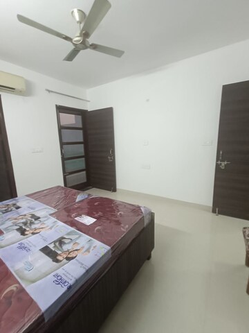 Kitchen in 2 BHK Builder Floor at Sector 40 – for Rent