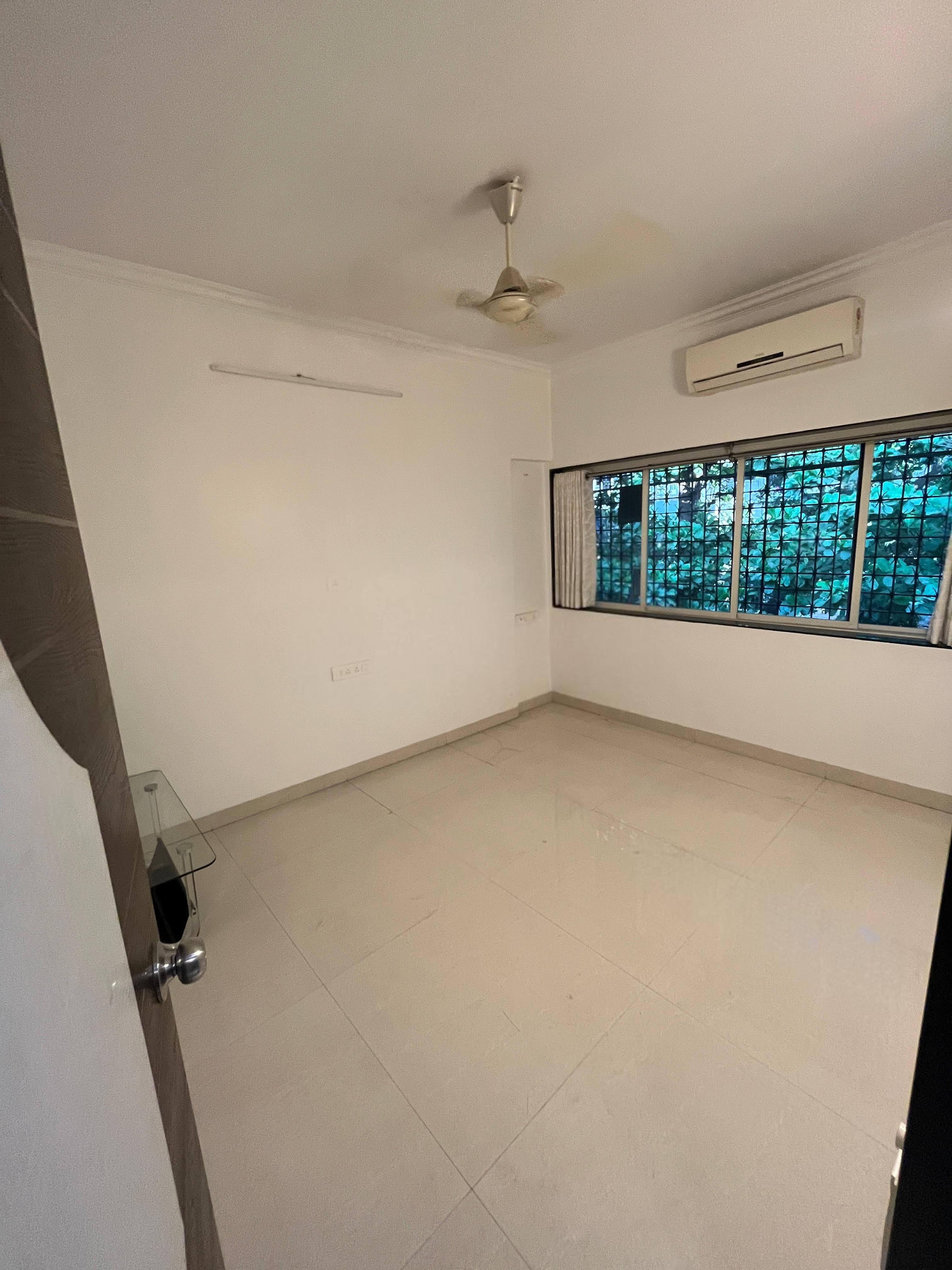 1 BHK 420 Sq.Ft. Apartment in Versova Heights