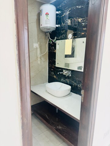 Team Area in 2 BHK Builder Floor at Sector 46 – for Rent