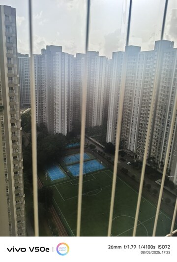 2 BHK Apartment For Rent in Lodha Amara, Kolshet Road