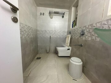 Bathroom in 1 BHK Apartment at Seema Apartments Andheri, Andheri West – for Rent