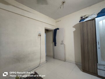 Room in 1 BHK Apartment at Shivratna CHS, Kalwa – for Rent