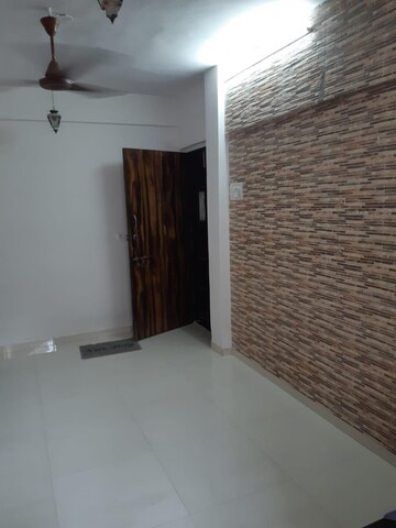Room in 1 BHK Apartment at Dn Nagar – for Rent