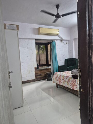 Bedroom in 1 BHK Apartment at Venus CHS Andheri, Andheri West – for Rent