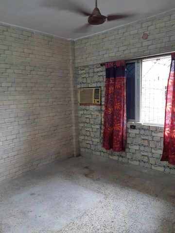 Room in 1 BHK Apartment at Dn Nagar – for Rent