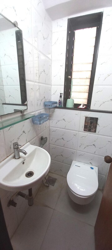 Team Area in 1 BHK Apartment at Seven Bungalow, Andheri West – for Rent