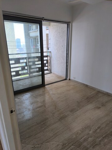Room in 2.5 BHK Apartment at Imperial Heights Goregaon West, Goregaon West – for Rent