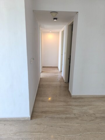 Room in 2.5 BHK Apartment at Imperial Heights Goregaon West, Goregaon West – for Rent