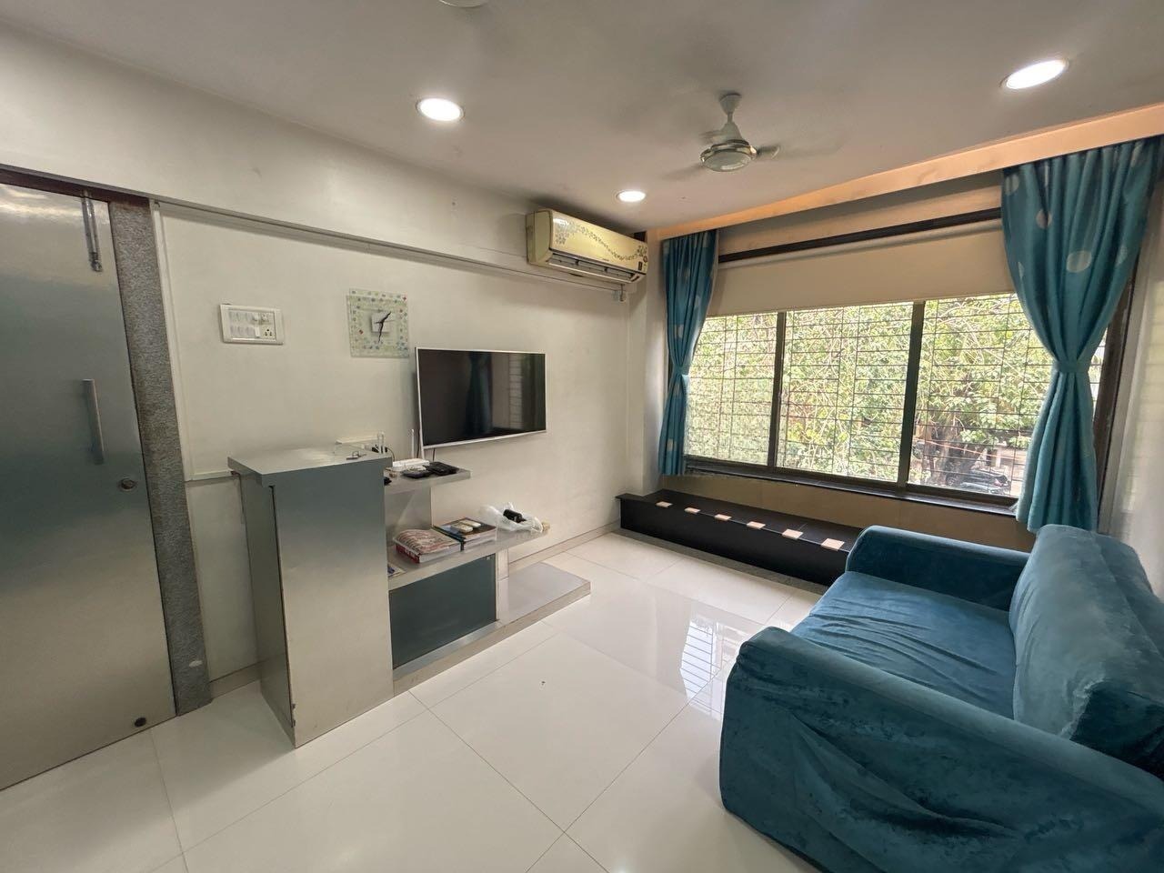 1 BHK + Pooja Room Apartment For Rent in Four Bungalows, Andheri W