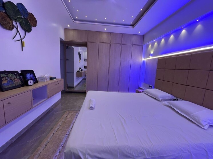 Bedroom, seven-bungalow 1 Bedroom 450 Sq.Ft. Apartment In Andheri West Mumbai 9036664