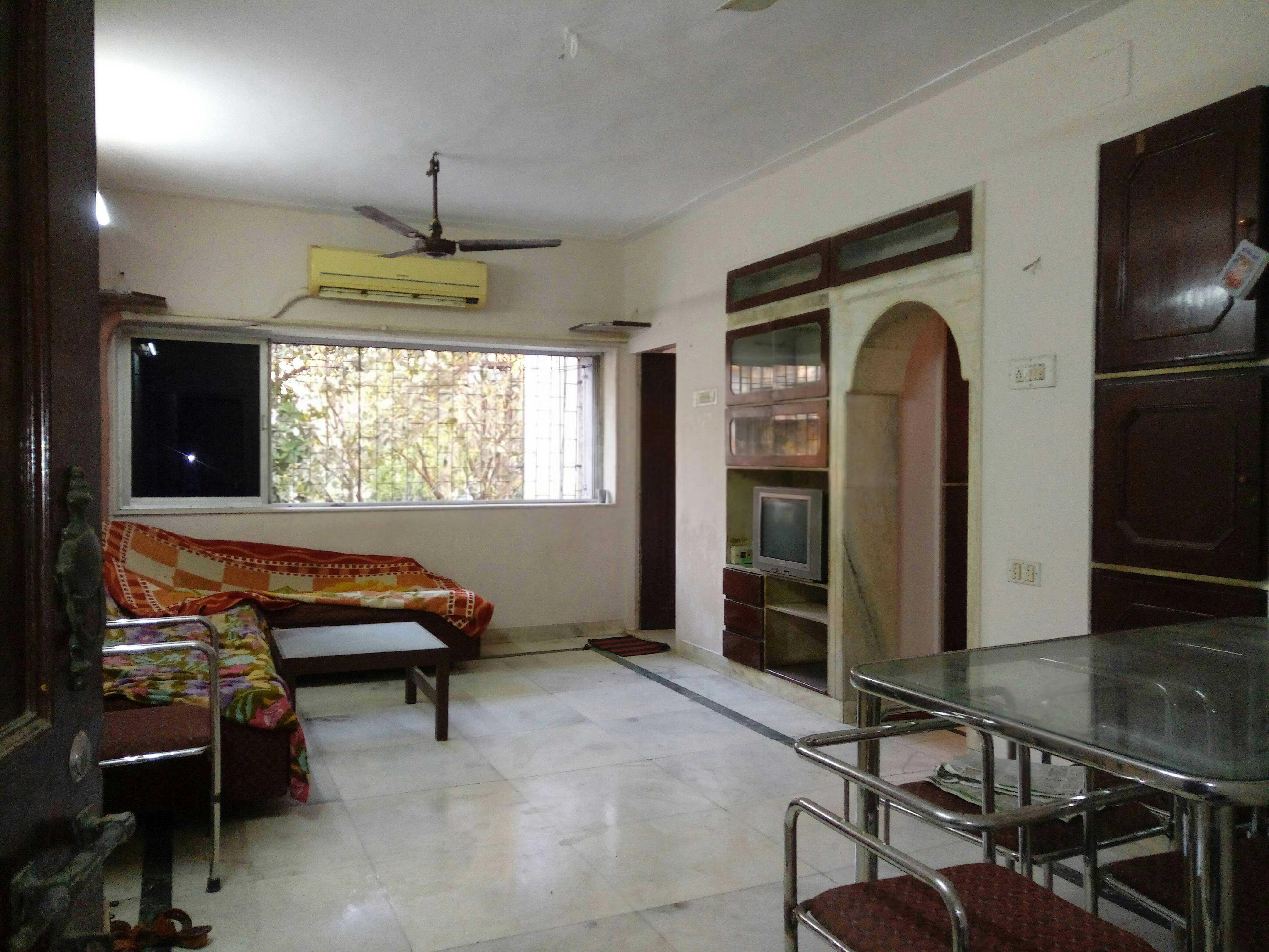 1 BHK 600 Sq.Ft. Apartment in Juhu Tarang