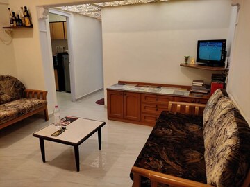 Bedroom in 1 BHK Apartment at Lokhandwala Complex, Andheri West – for Rent