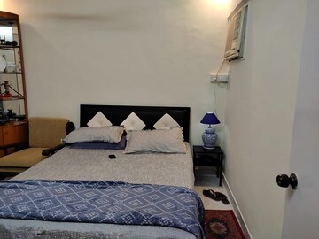 Bedroom in 1 BHK Apartment at Lokhandwala Complex, Andheri West – for Rent