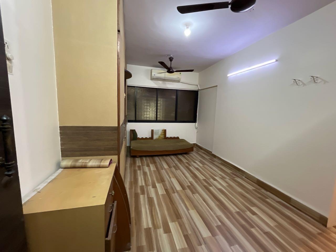 1 BHK Apartment For Rent in Versova Heights