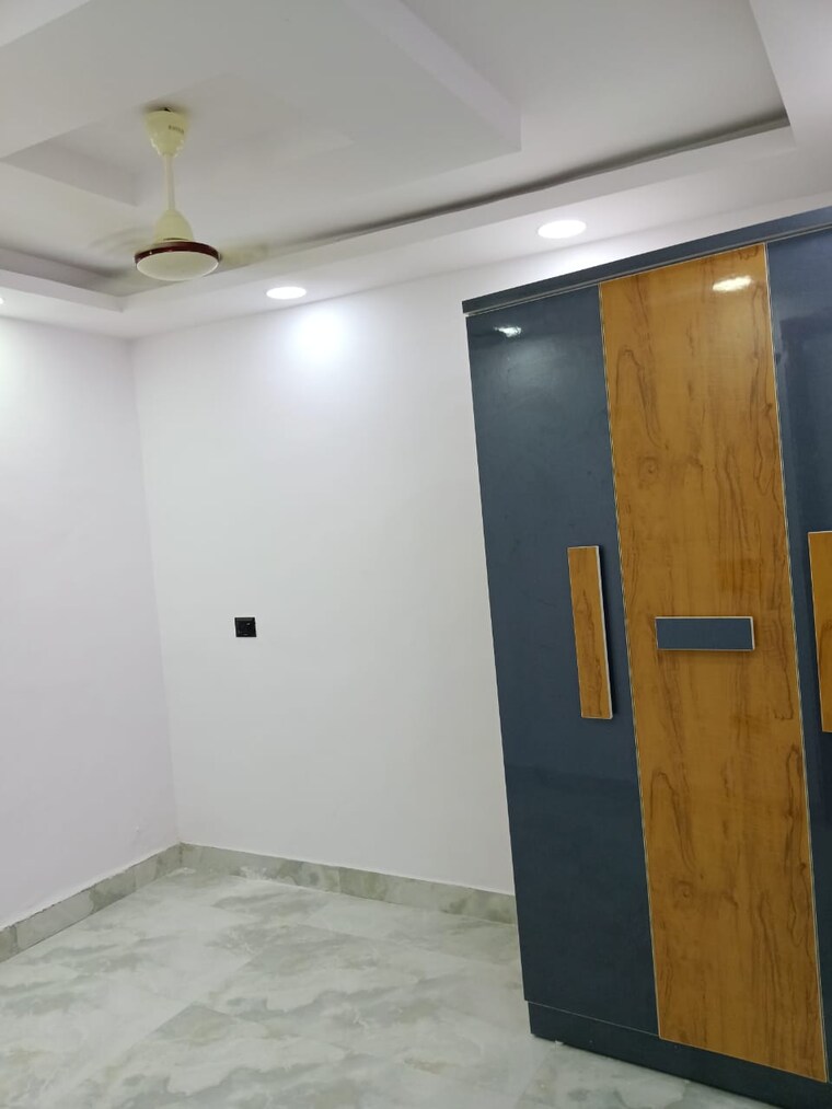 Room, govindpuri 3 Bedroom 900 Sq.Ft. Builder Floor In Govindpuri Delhi 9036698