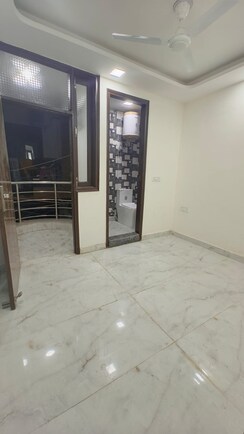 2 BHK Builder Floor For Sale in Govindpuri