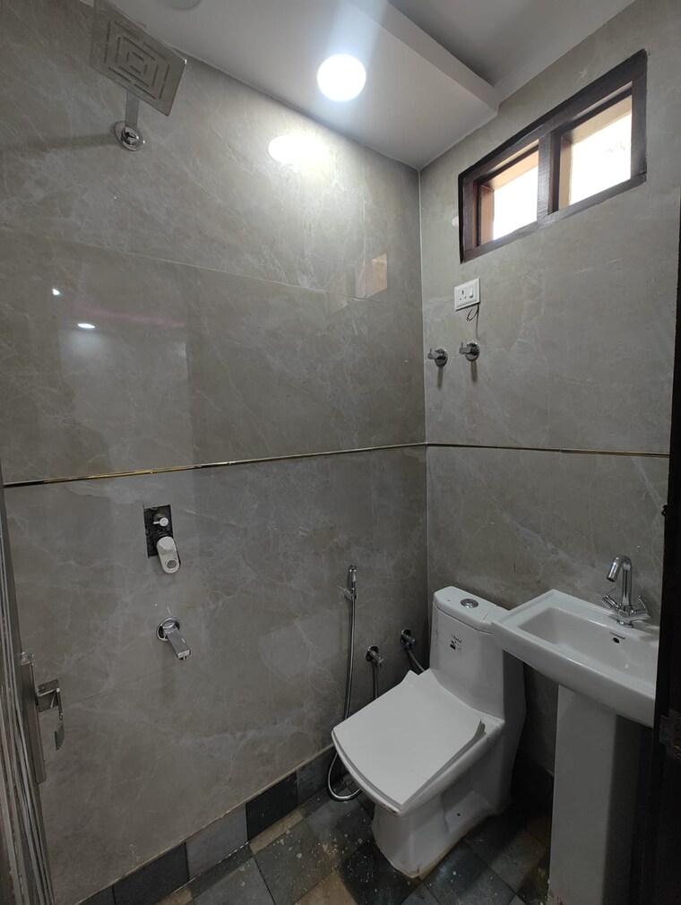 Bathroom, govindpuri 2 Bedroom 590 Sq.Ft. Builder Floor In Govindpuri Delhi 9036760