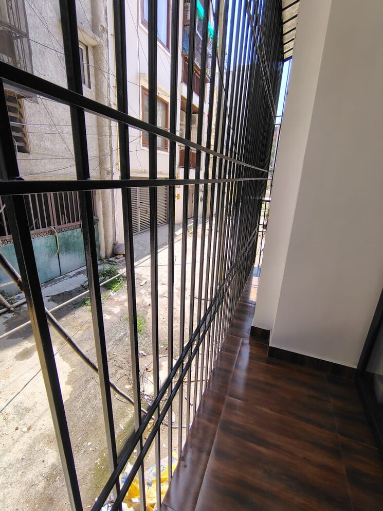 Balcony, govindpuri 3 Bedroom 900 Sq.Ft. Builder Floor In Govindpuri Delhi 9036762