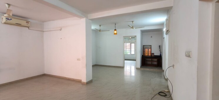 Room, kadavanthra Commercial Office Space 1900 Sq.Ft. In Kadavanthra Kochi 9036763