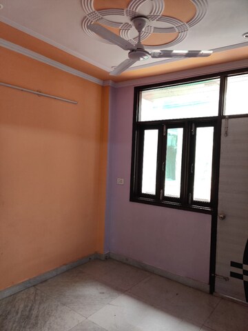 Room in 1 BHK Builder Floor at Govindpuri – for Rent