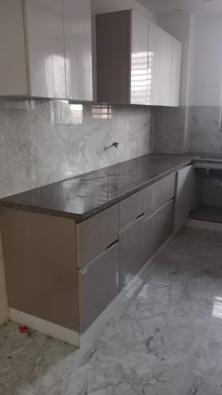 Kitchen, sector 14 3 Bedroom 2000 Sq.Ft. Builder Floor In Sector 14 Gurgaon 9036766