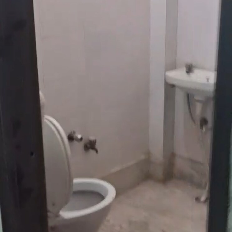 Bathroom, rohini sector 24 2 Bedroom 800 Sq.Ft. Builder Floor In Rohini Sector 24 Delhi 9036791