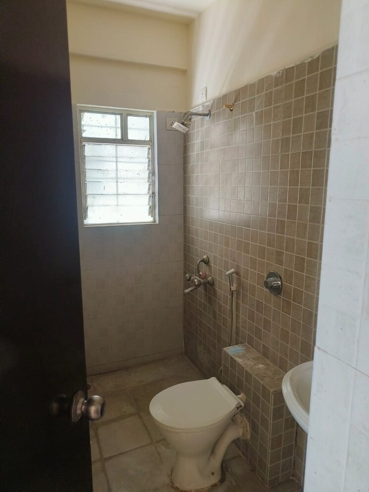Bathroom, nyati-ethos 3 Bedroom 1407 Sq.Ft. Apartment In Undri Pune 9036789