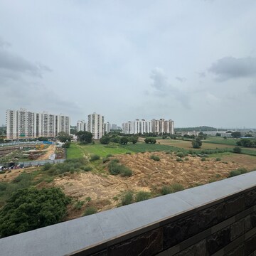Plot Area in 2 BHK Apartment at Pyramid Pride, Sector 76 – for Rent