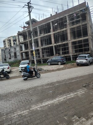 Parking in  Showroom at Vip Road – for Sale