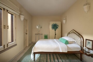 Bedroom in 6+ BHK Independent House at RWA Apartments Sector 39, Sector 39 – for Rent