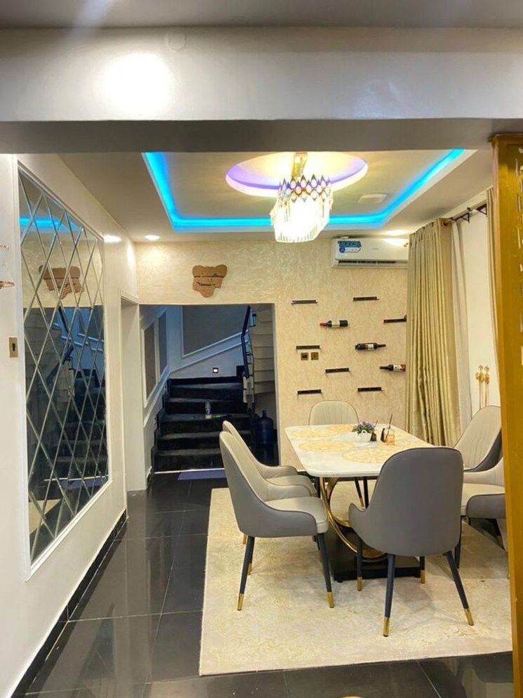 Team Area, sector 44 6+ Bedroom 240 Sq.Mt. Independent House In Sector 44 Noida 9036828