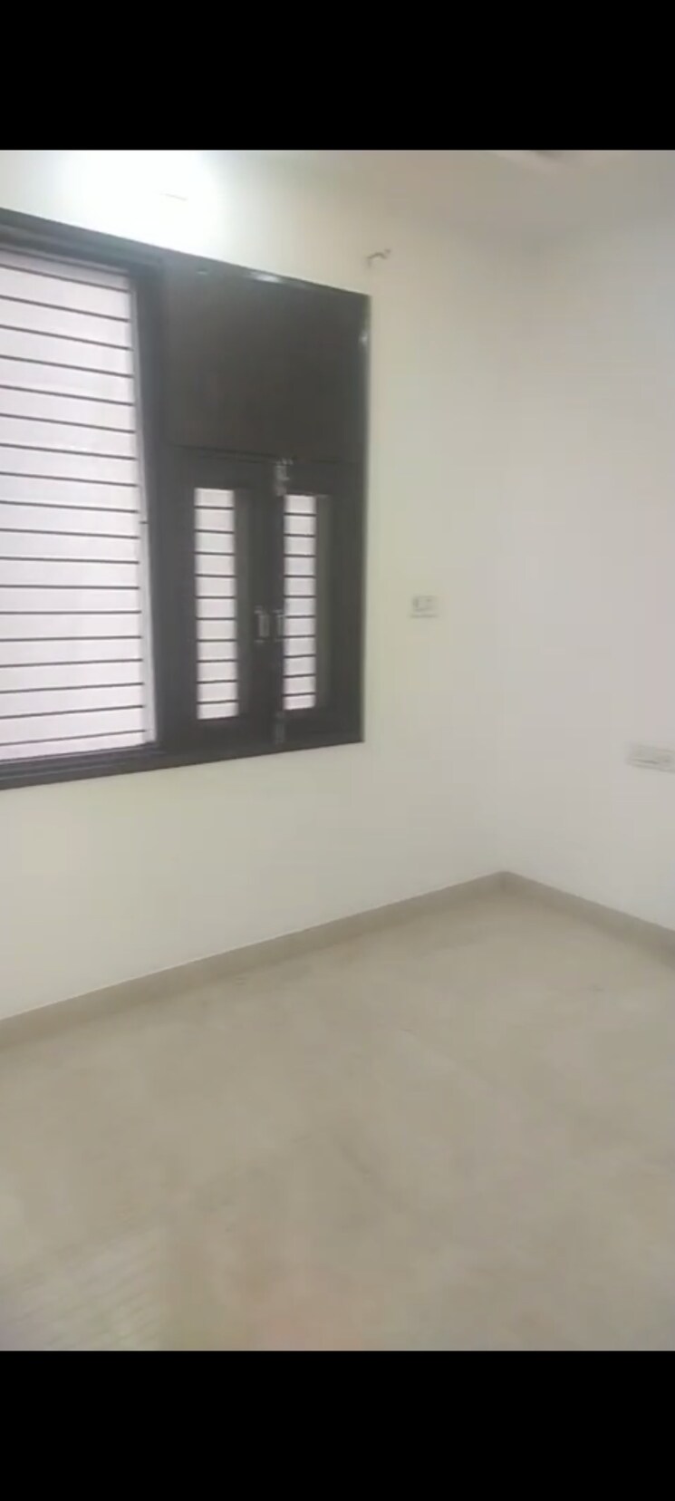 Room, harit-vihar-rwa 3 Bedroom 675 Sq.Ft. Builder Floor In Burari Delhi 9036836