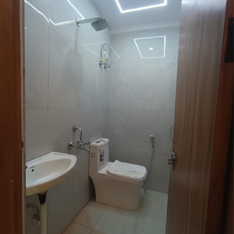 Bathroom, khirki extension 1 Bedroom 445 Sq.Ft. Builder Floor In Khirki Extension Delhi 9036860