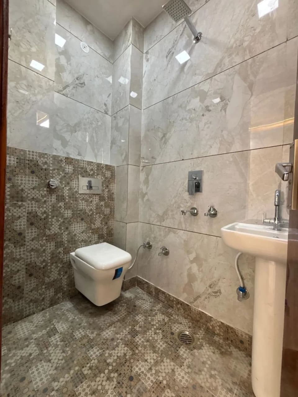 2.5 BHK + Pooja Room Builder Floor For Rent in Surya Niwas