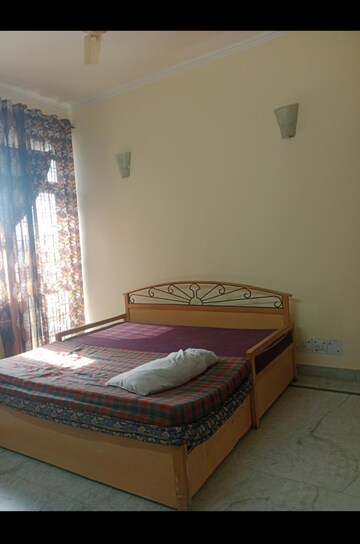Bedroom in 2 BHK Builder Floor at Palam Vihar Residents Association, Palam Vihar – for Rent