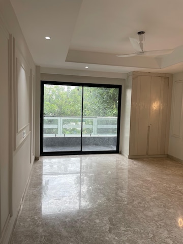 Room in 3 BHK Apartment at Ireo City Plots, Sector 60 – for Rent