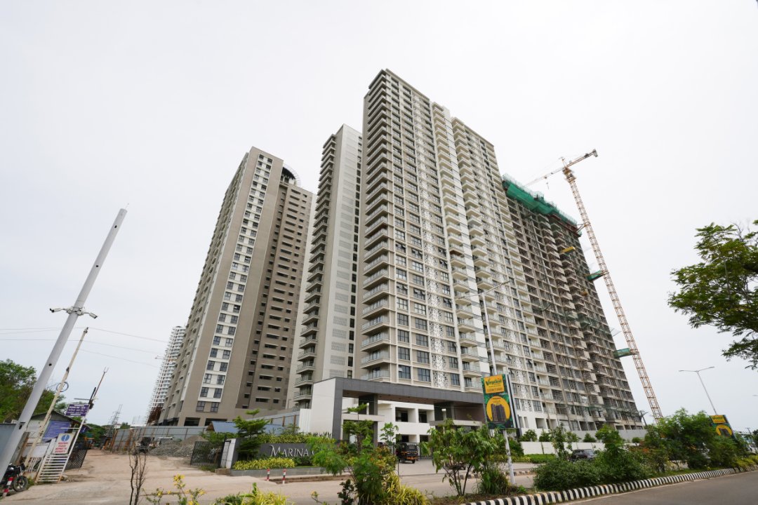 3.5 BHK + Servant Room,Study Room Apartment For Sale in Marina One