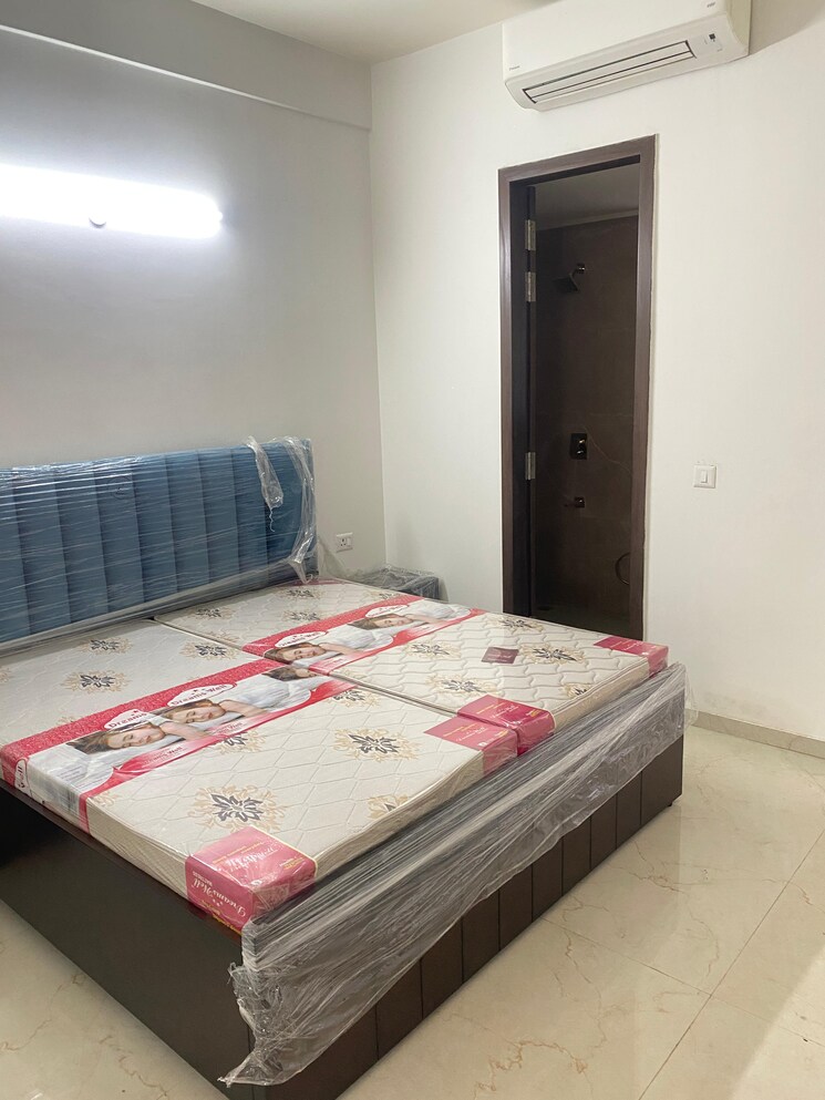 Bedroom, smart-world-orchard 3 Bedroom 180 Sq.Yd. Builder Floor In Sector 61 Gurgaon 9036977