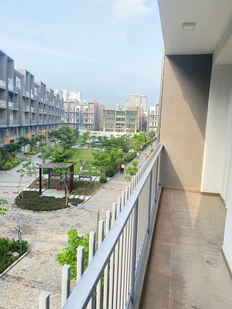 Balcony, smart-world-orchard 3 Bedroom 180 Sq.Yd. Builder Floor In Sector 61 Gurgaon 9036977