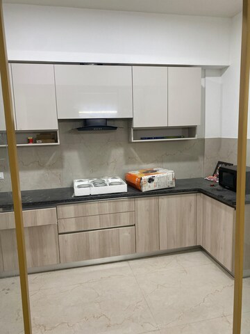 Bathroom in 3 BHK Builder Floor at Smart World Orchard, Sector 61 – for Rent