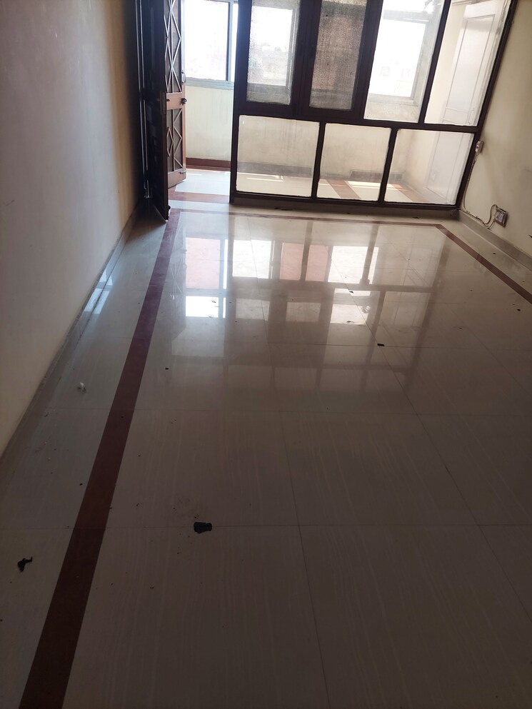 Room, ip extension 4 Bedroom 1400 Sq.Ft. Apartment In Ip Extension Delhi 9036999